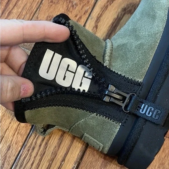UGG Australia Classic Mini Zipper Tape Logo Boot in Olive 8C New without Box. - Picture 8 of 16